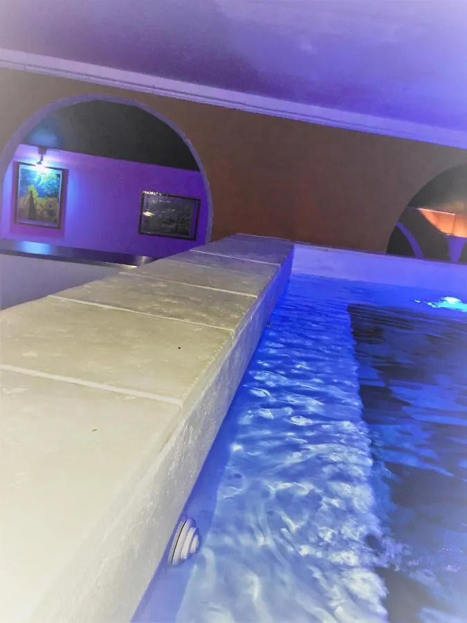 Appart hôtel Studio-gîte Spa-piscine Sauna sport Lescout France